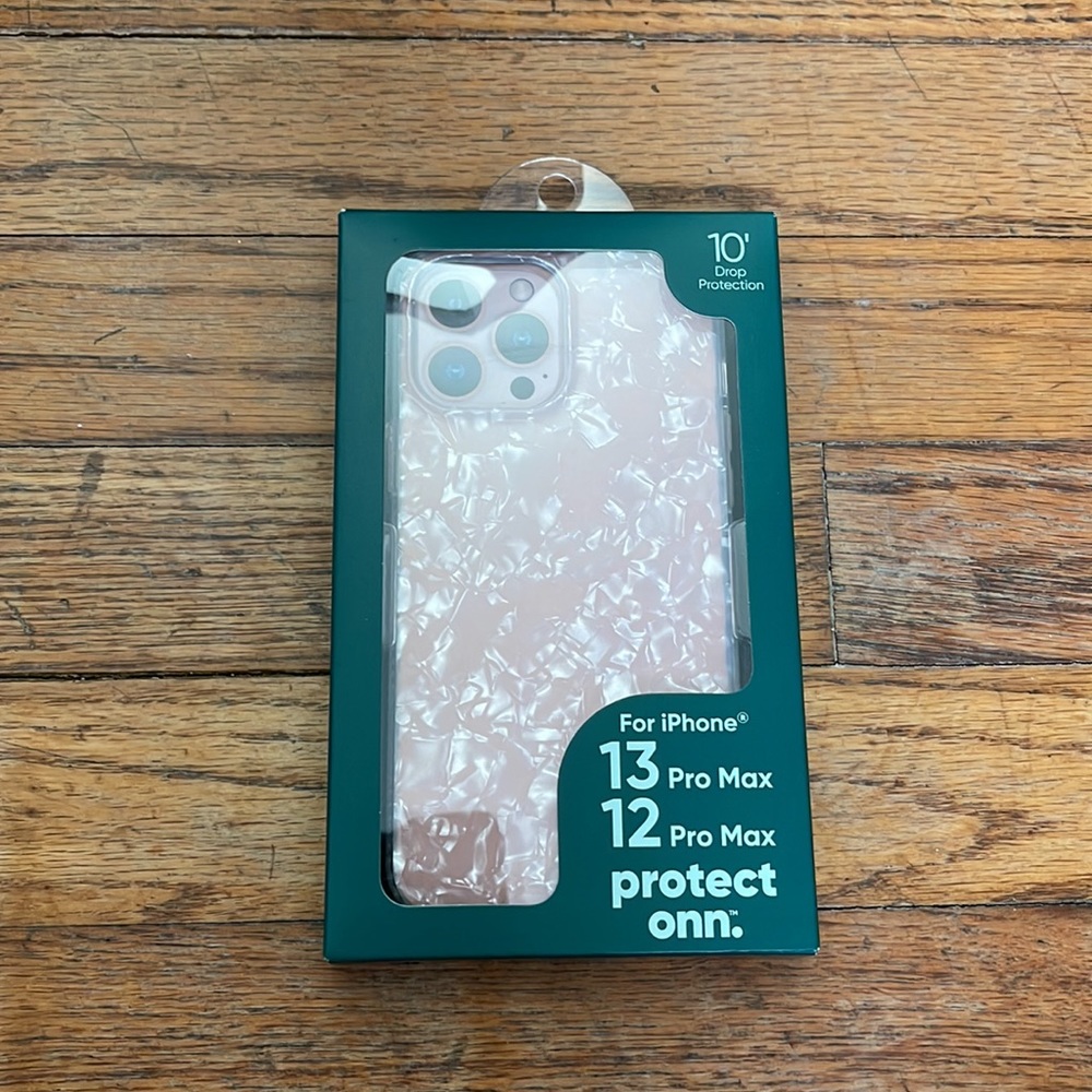 Protect onn iPhone 13 pro max, 12 pro max